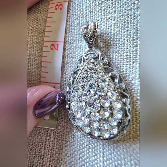 VINTAGE NECKLACE ORIENTAL PENDANT WITH WHITE CRYSTALS - Picture 3 of 3